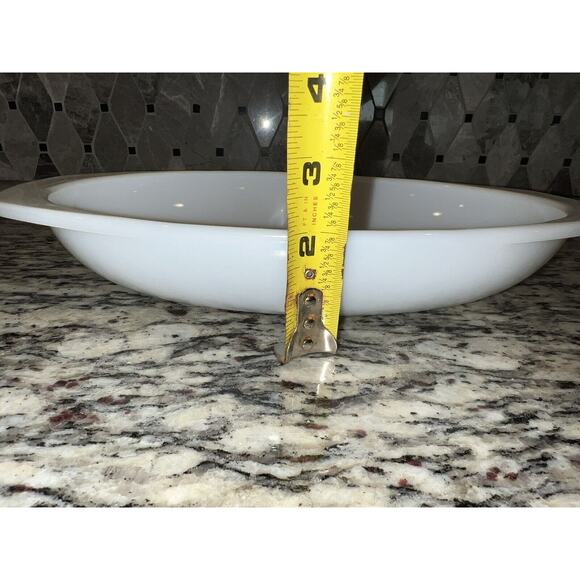 Pyrex White Divided Oval 1.5 qt Casserole Dish #1063 Vintage No Lid - Picture 7 of 7